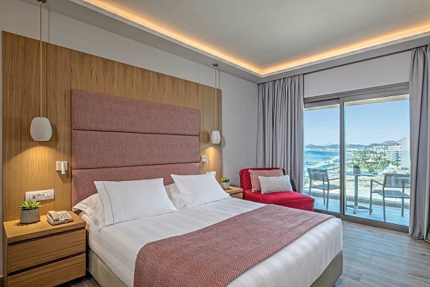 Amada Colossos Resort - Wohnbeispiel Familienzimmer Superior Meerblick (Zimmercodierung FSM)