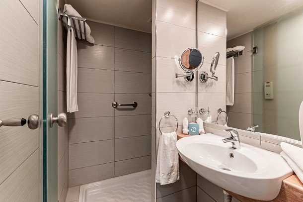 Esperides Beach Resort - Family Concept - Badbeispiel Doppelzimmer Superior Meerblick (Zimmercodierung DSM)