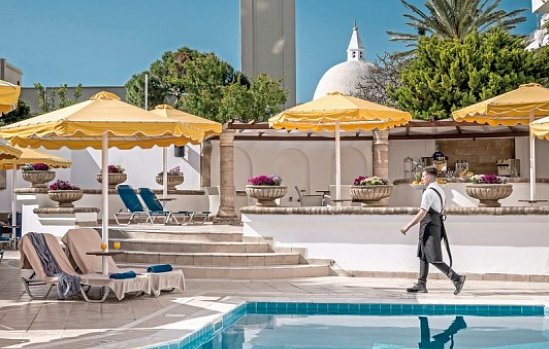 Canvas by Mitsis Petit Palais