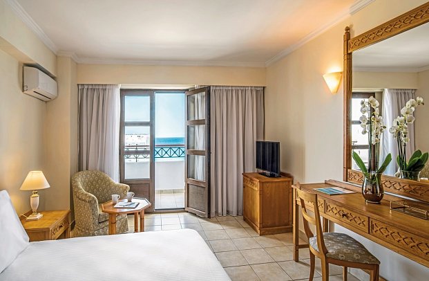 Canvas by Mitsis Petit Palais