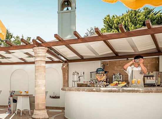 Canvas by Mitsis Petit Palais