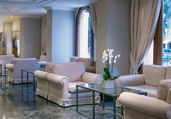 Canvas by Mitsis Petit Palais