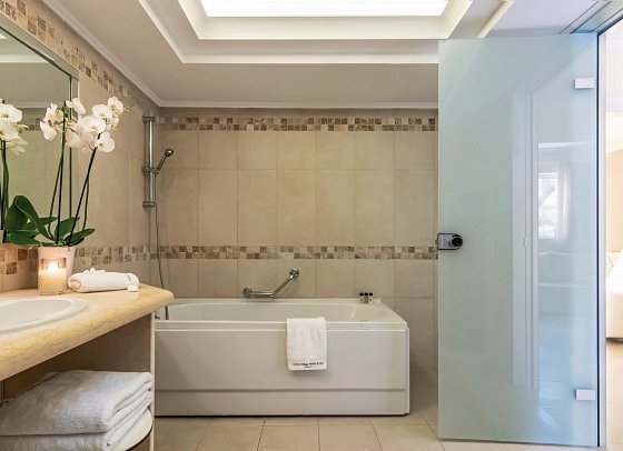 Lindos Village Resort & Spa - Wohnbeispiel Doppelzimmer Deluxe Gartenblick (Zimmercodierungen DDG & DD2)