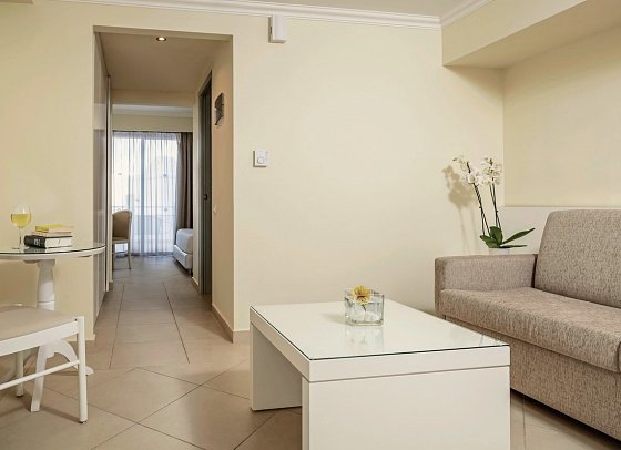 Lindos Village Resort & Spa - Wohnbeispiel Juniorsuite Gartenblick (Zimmercodierung J1G)