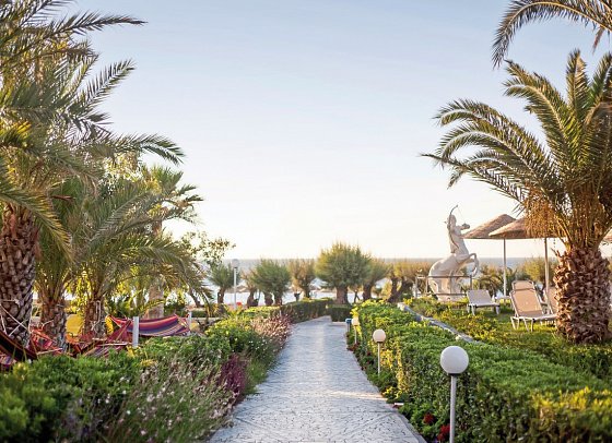Pegasos Deluxe Beach Hotel
