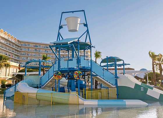 Pegasos Deluxe Beach Hotel