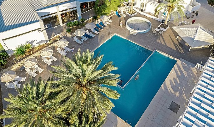 Pefkos Breeze Family Resort & Spa