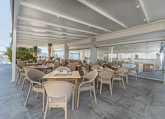 Pefkos Breeze Family Resort & Spa