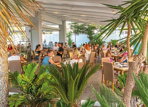 Pefkos Breeze Family Resort & Spa