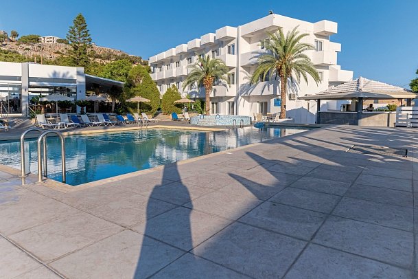 Pefkos Breeze Family Resort & Spa
