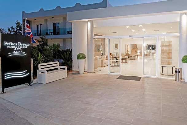 Pefkos Breeze Family Resort & Spa
