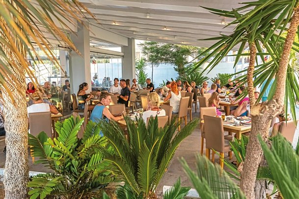 Pefkos Breeze Family Resort & Spa