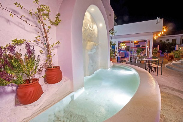 Tinas Plus Hotel