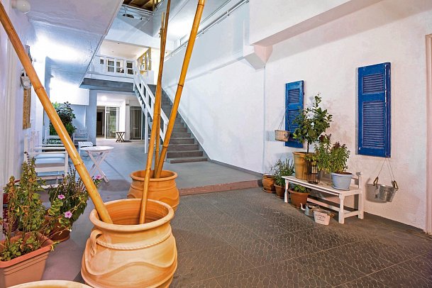 Tinas Plus Hotel