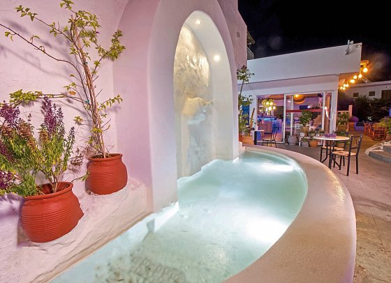 Tinas Plus Hotel