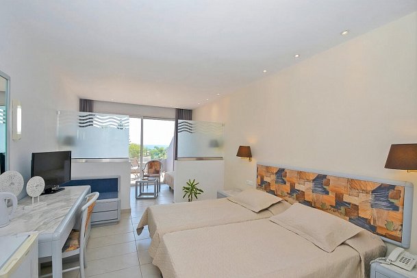 Olympos Beach - Wohnbeispiel Familienzimmer Superior Meerblick (Zimmercodierung FSM)
