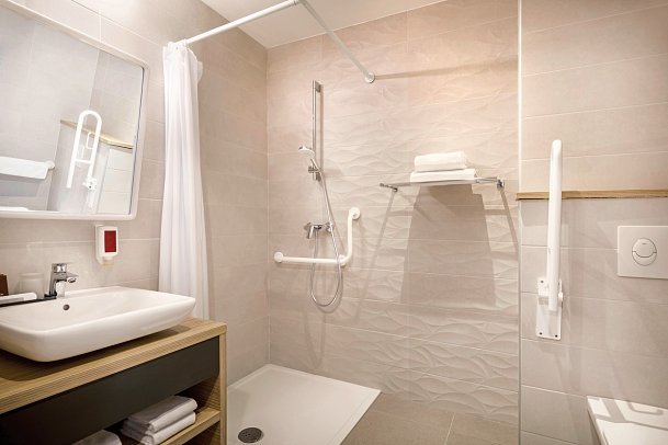 Icici - Beispiel Bad Doppelzimmer Superior Meerblick (Zimmercodierung DSM)