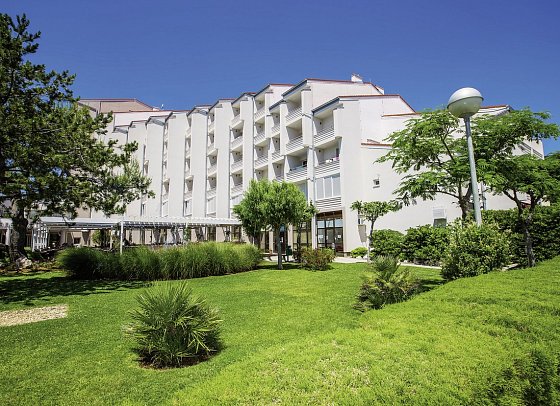 Sunny Baska Hotel by Valamar - Außenansicht