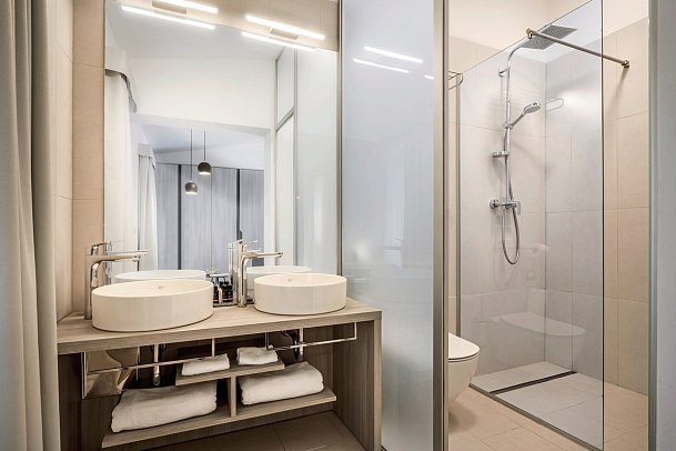 Valamar Carolina Hotel & Villas - Beispiel Bad Swim up Zimmer für 2 Meerseite (Zimmercodierung VSQ)