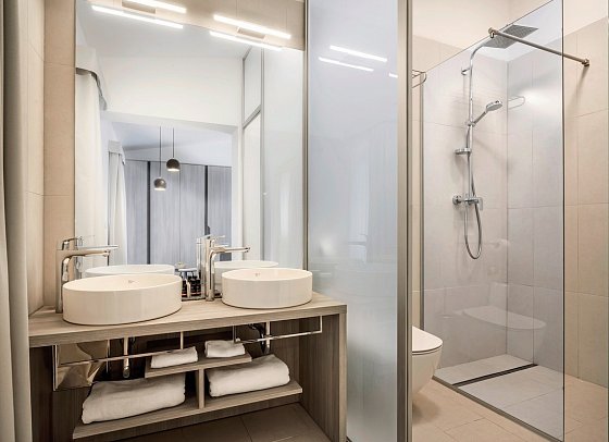 Valamar Carolina Hotel & Villas - Beispiel Bad Swim up Zimmer für 2 Meerseite (Zimmercodierung VSQ)