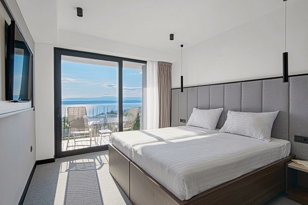 Ad Turres - Wohnbeispiel Doppelzimmer Haupthaus Meerseite (Zimmercodierung D1U)