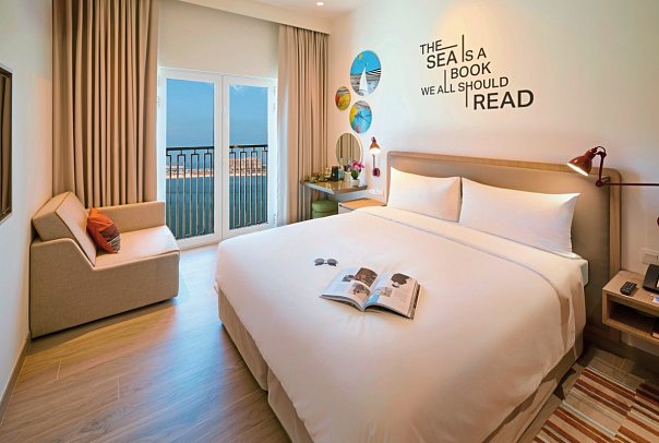 Rove Al Marjan Island - Wohnbeispiel Rove Room Sea View (Zimmercodierung DB2)