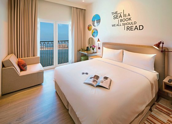 Rove Al Marjan Island - Wohnbeispiel Rove Room Sea View (Zimmercodierung DB2)