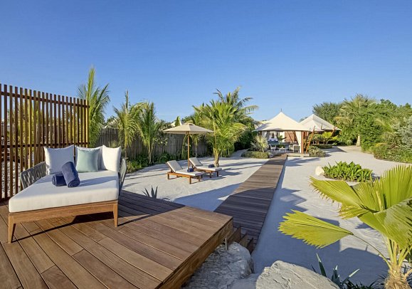 The Ritz-Carlton Ras Al Khaimah, Al Hamra Beach - Wohnbeispiel Al Shamal Ocean View Pool Villa (Zimmercodierung VB3)