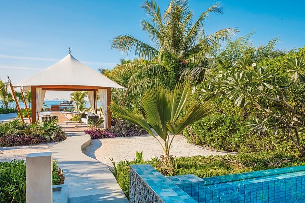 The Ritz-Carlton Ras Al Khaimah, Al Hamra Beach - Wohnbeispiel Al Shamal Ocean View Pool Villa (Zimmercodierung VB3)