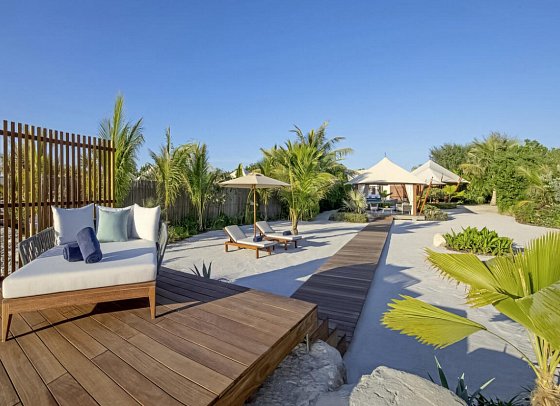 The Ritz-Carlton Ras Al Khaimah, Al Hamra Beach - Wohnbeispiel Al Shamal Ocean View Pool Villa (Zimmercodierung VB3)