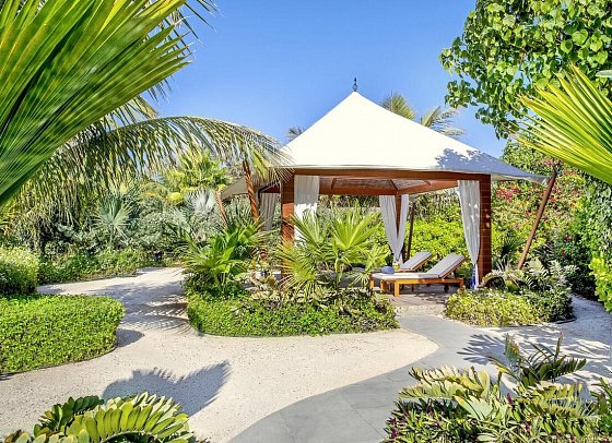 The Ritz-Carlton Ras Al Khaimah, Al Hamra Beach - Wohnbeispiel Al Naseem Tented Beach Pool Villa (Zimmercodierung VB2)