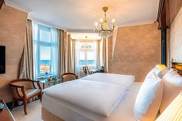 SEETELHOTEL Ahlbecker Hof - Wohnbeispiel Junior Suite Meerseite (Zimmercodierung JBM)