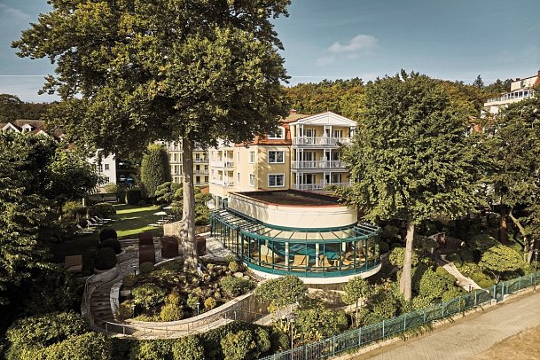 aja Strandhotel Bansin - Hotel Außenansicht