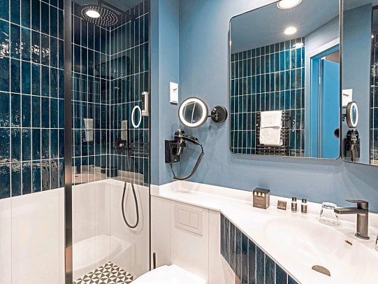 SEETELHOTEL Pommerscher Hof - Wohnbeispiel Bad (Zimmercodierungen DB1 & DB2)