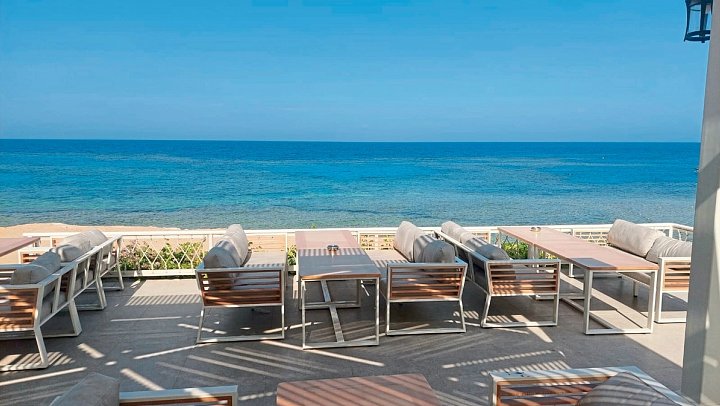 Sirena Beach Resort & Spa