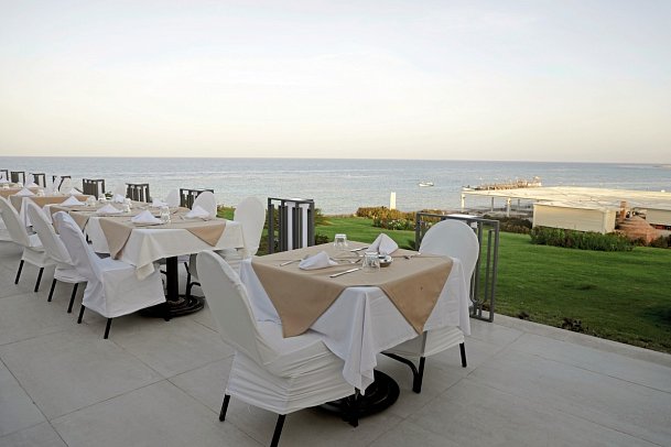 Sirena Beach Resort & Spa