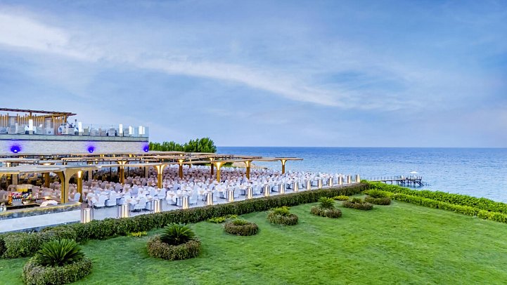 Sirena Beach Resort & Spa