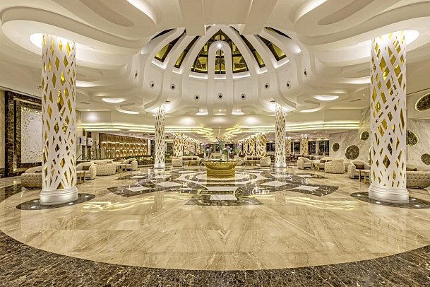 Sirena Beach Resort & Spa