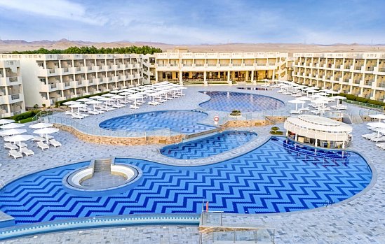 Sirena Beach Resort & Spa