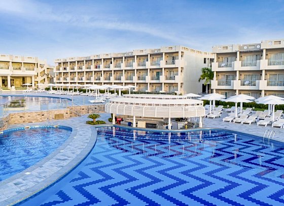 Sirena Beach Resort & Spa