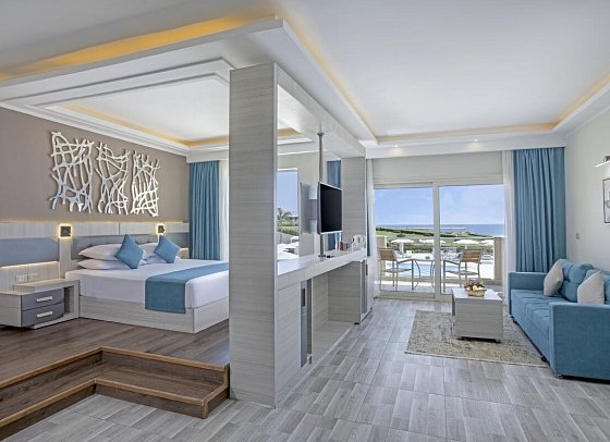 Sirena Beach Resort & Spa - Wohnbeispiel Juniorsuite Meerblick (Zimmercodierungen JBM & WTO)