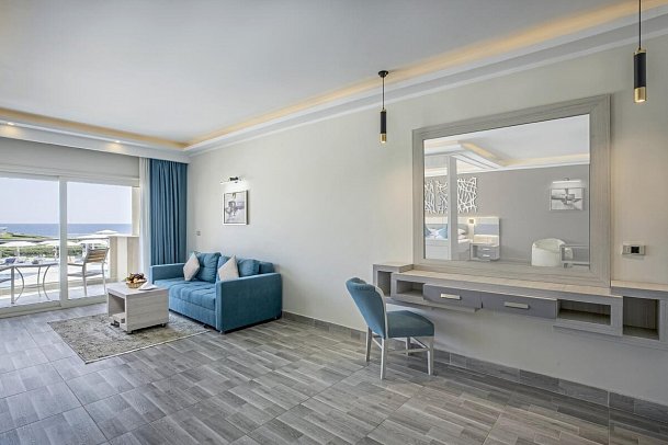 Sirena Beach Resort & Spa - Wohnbeispiel Juniorsuite Meerblick (Zimmercodierungen JBM & WTO)