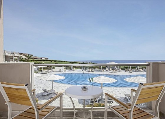 Sirena Beach Resort & Spa - Beispiel Balkon Juniorsuite Meerblick (Zimmercodierungen JBM & WTO)