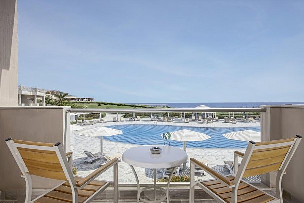 Sirena Beach Resort & Spa - Beispiel Balkon Juniorsuite Meerblick (Zimmercodierungen JBM & WTO)