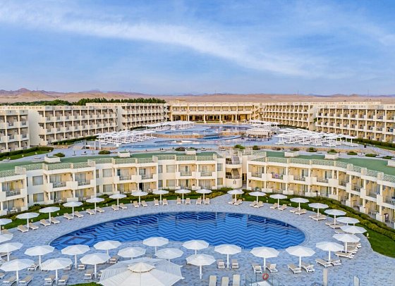 Sirena Beach Resort & Spa
