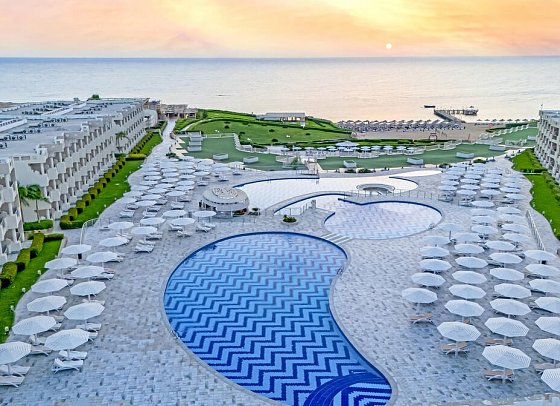 Sirena Beach Resort & Spa