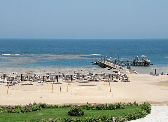 Sirena Beach Resort & Spa
