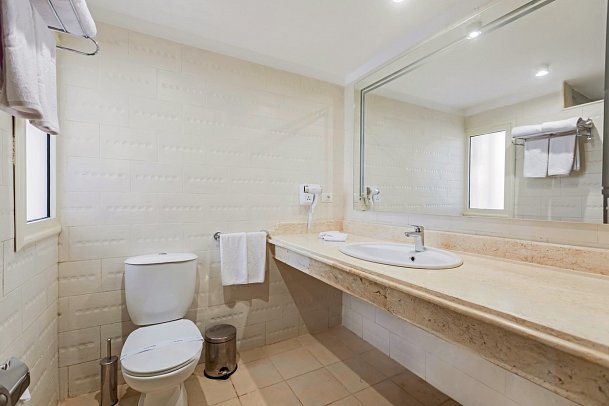 Pickalbatros Portofino Villaggio Resort - Beispiel Bad Doppelzimmer Standard Meerblick (Zimmercodierungen DGM & DCM)