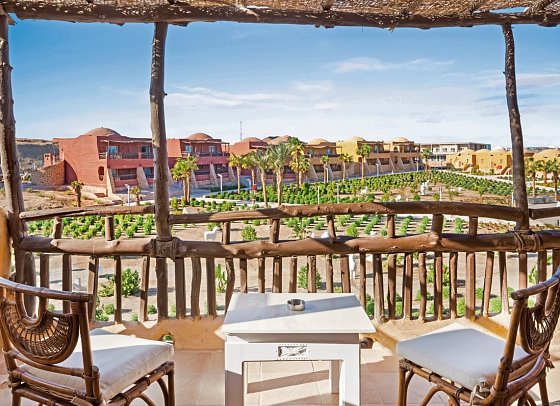 Pickalbatros Portofino Villaggio Resort - Beispiel Terrasse Doppelzimmer Superior Gartenblick (Zimmercodierung DSG)
