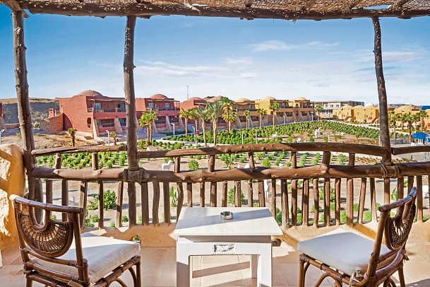Pickalbatros Portofino Villaggio Resort - Beispiel Terrasse Doppelzimmer Superior Gartenblick (Zimmercodierung DSG)